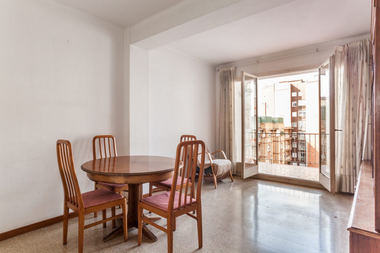Светлая квартира с террасой в Eixample Dret
