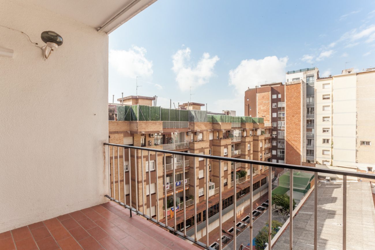 Светлая квартира с террасой в Eixample Dret