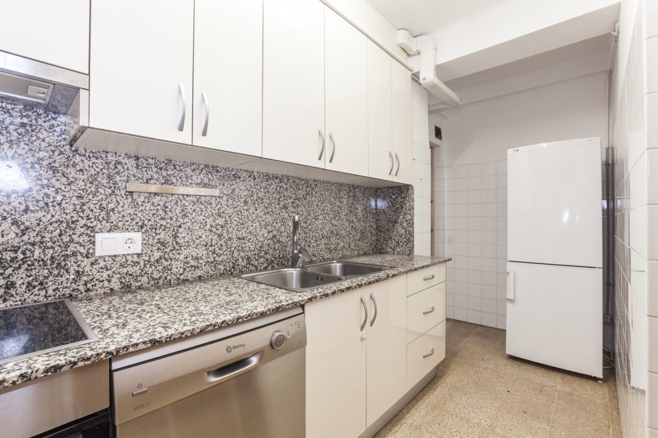 Светлая квартира с террасой в Eixample Dret