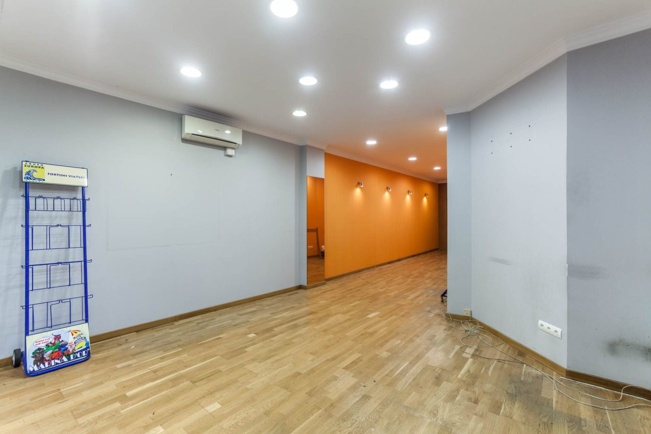 Аренда коммерческой недвижимости в Барселоне, 84м2, Sant Antoni