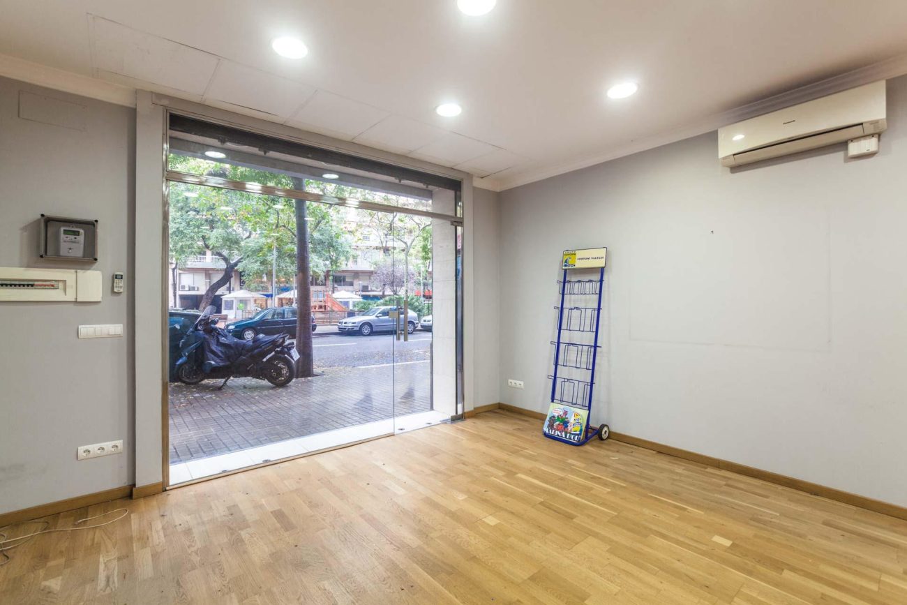 Аренда коммерческой недвижимости в Барселоне, 84м2, Sant Antoni