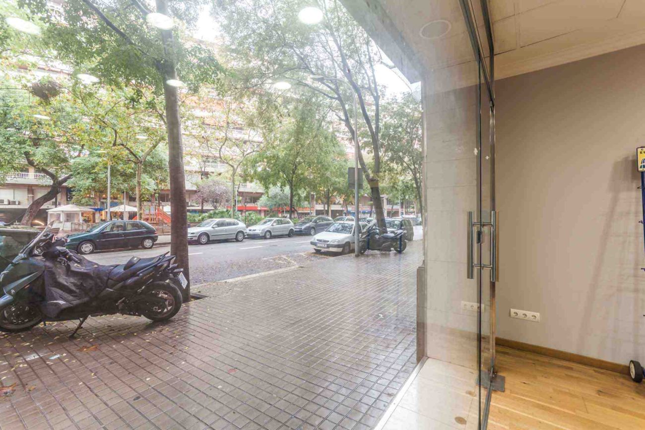 Аренда коммерческой недвижимости в Барселоне, 84м2, Sant Antoni