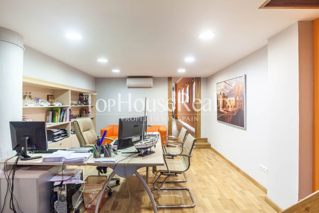 Коммерческая недвижимость в Барселоне, 84м2, Sant Antoni