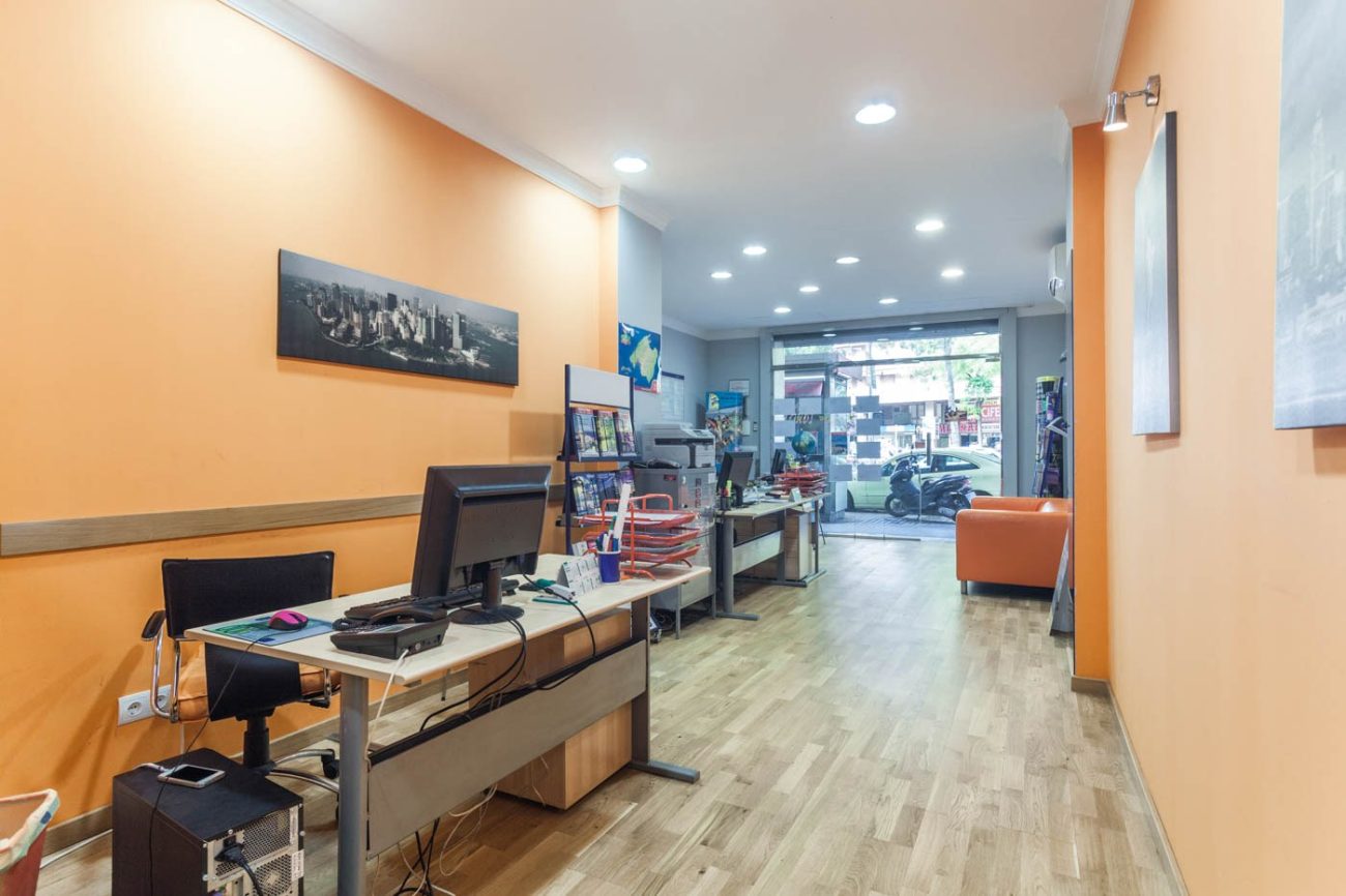 Коммерческая недвижимость в Барселоне, 84м2, Sant Antoni