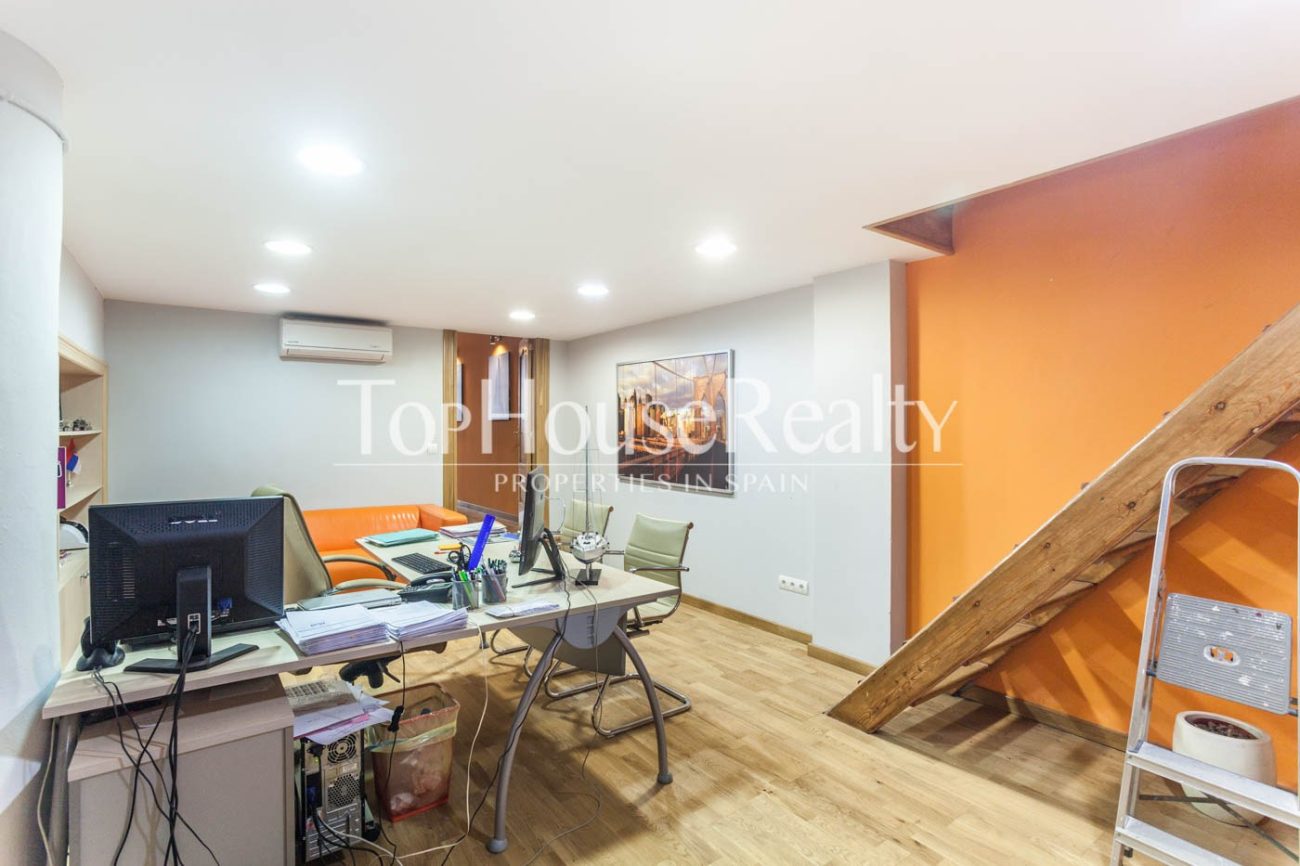 Коммерческая недвижимость в Барселоне, 84м2, Sant Antoni