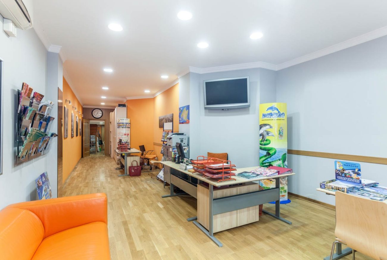 Коммерческая недвижимость в Барселоне, 84м2, Sant Antoni