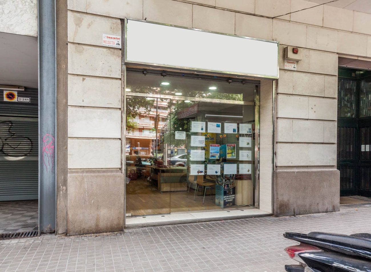 Коммерческая недвижимость в Барселоне, 84м2, Sant Antoni