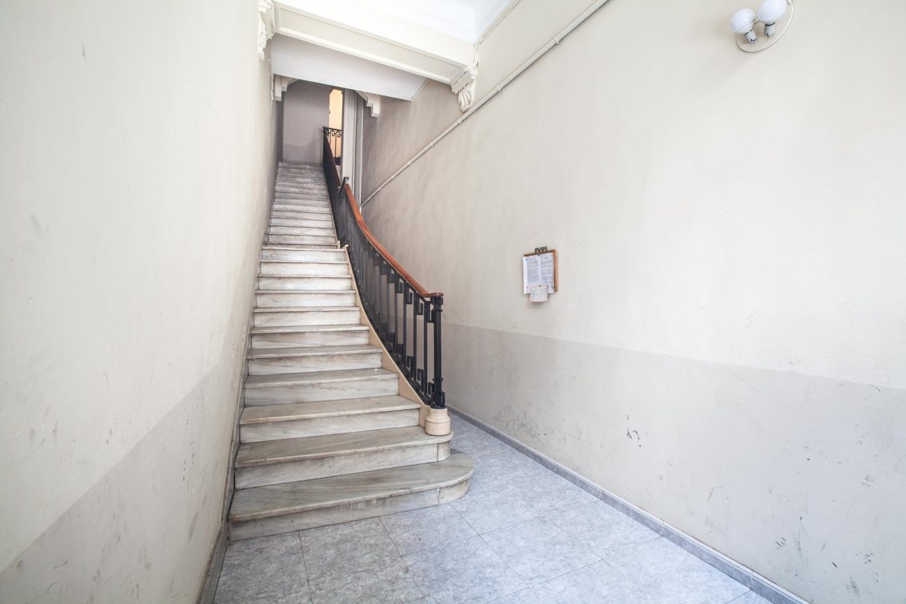 Квартира в Барселоне в центре Готического Квартала, 90м2