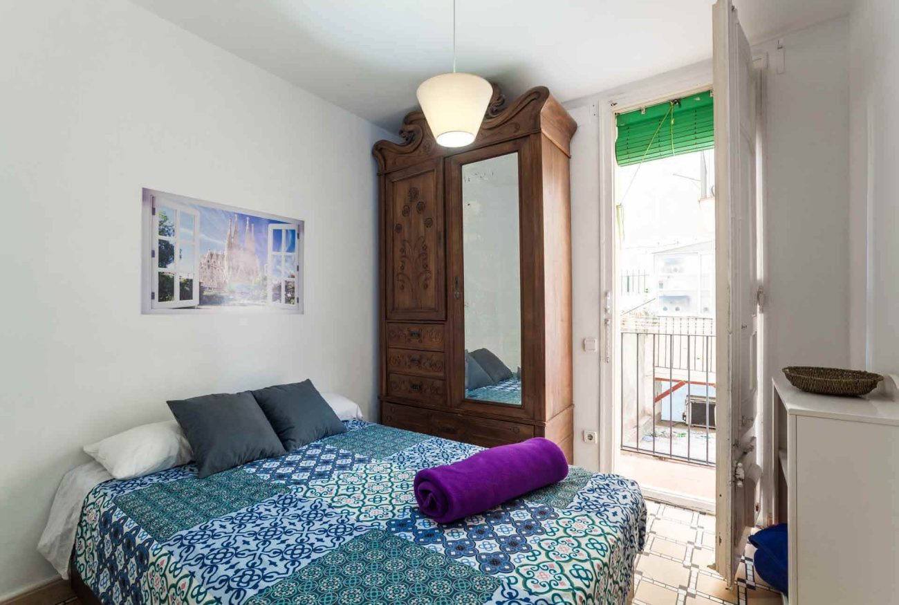 Квартира в Барселоне с туристической лицензией, 80м2