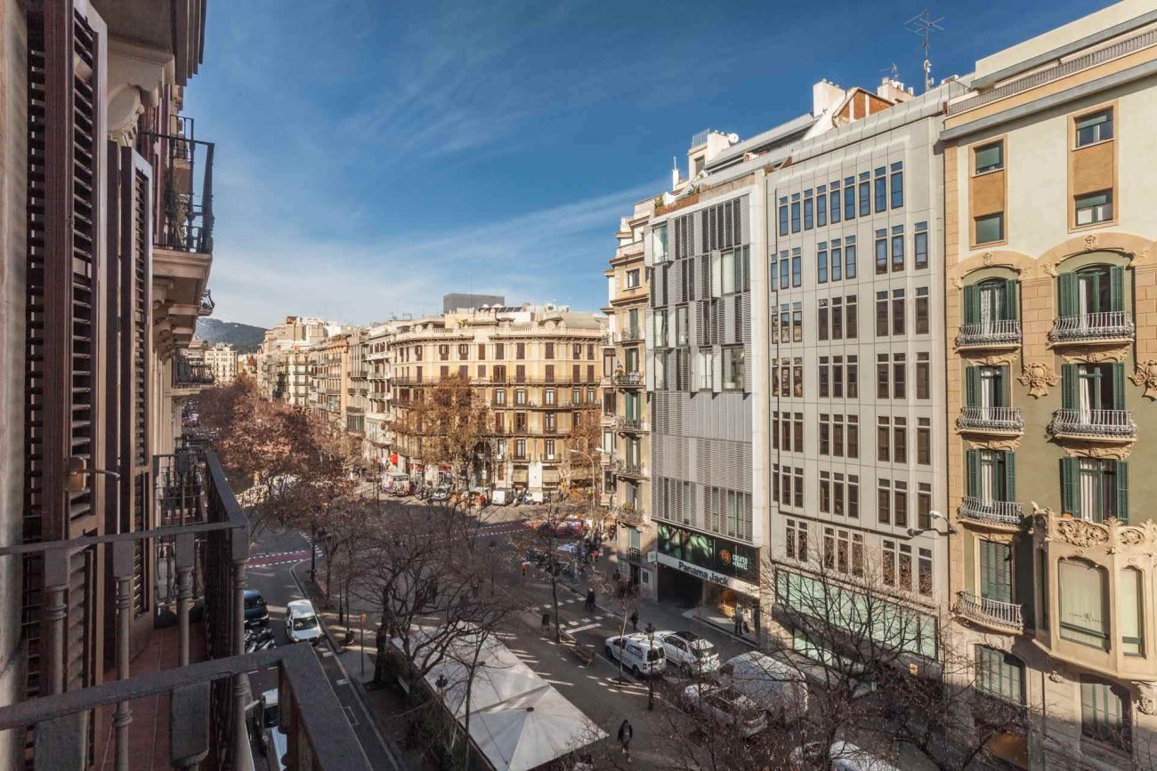 Уютная и светлая квартира на Rambla Catalunya
