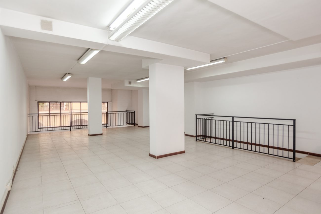 Помещение под офис 250 м² на продажу в Барселоне