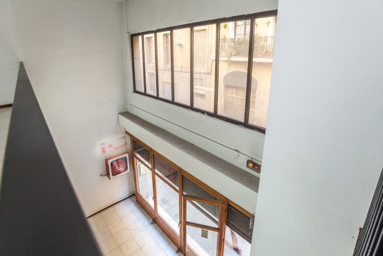 Помещение под офис 250 м² на продажу в Барселоне