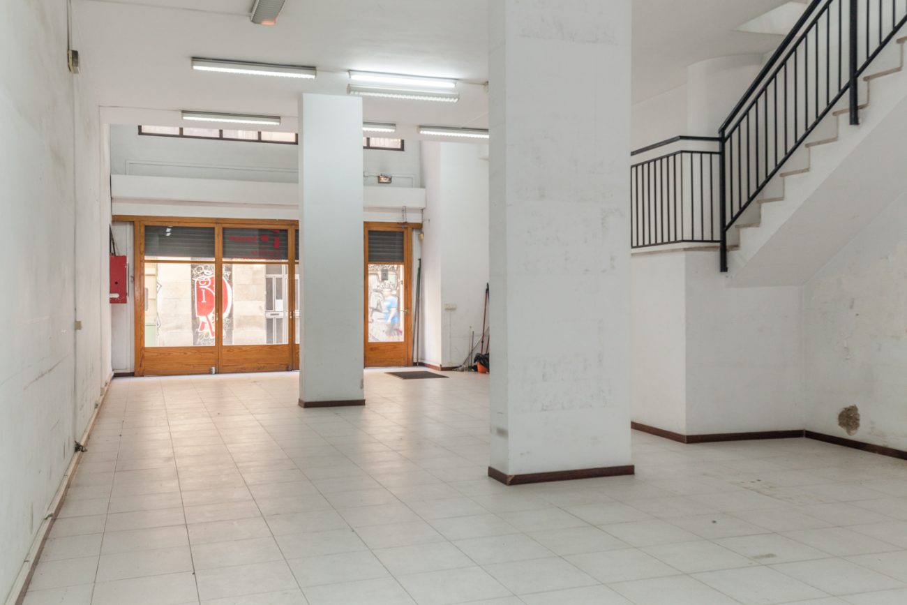 Помещение под офис 250 м² на продажу в Барселоне