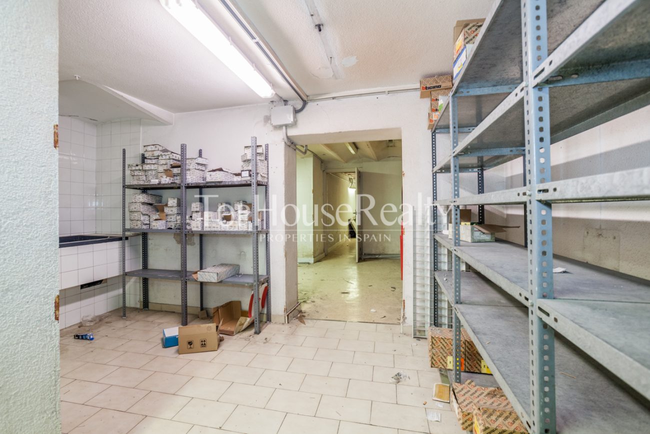Коммерческое помещение на продажу на Paseo San Juan