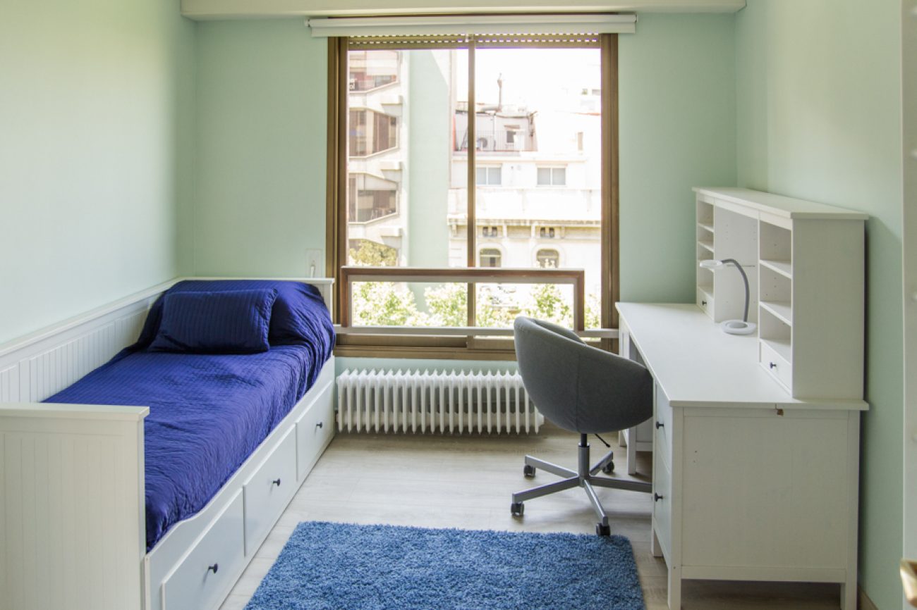 Просторная квартира 120м² в Барселоне, в двух шагах от площади Каталонии