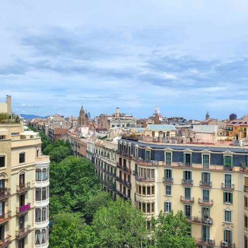 Квартира располагается в самом сердце Барселоны, в одном из самых престижных районов- L'Esquerra de l'Eixample