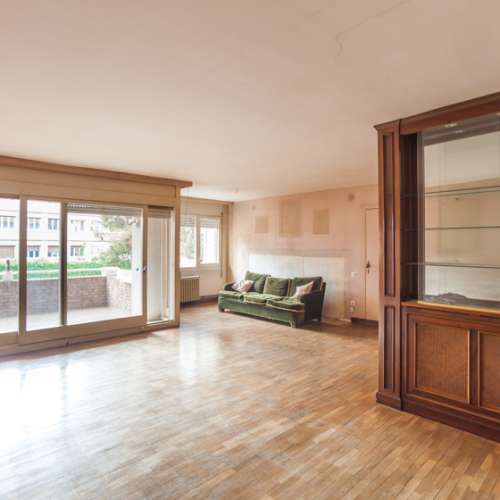 Инвестиционная квартира 215м² с гаражом, в элитном районе Барселоны, Сарриа