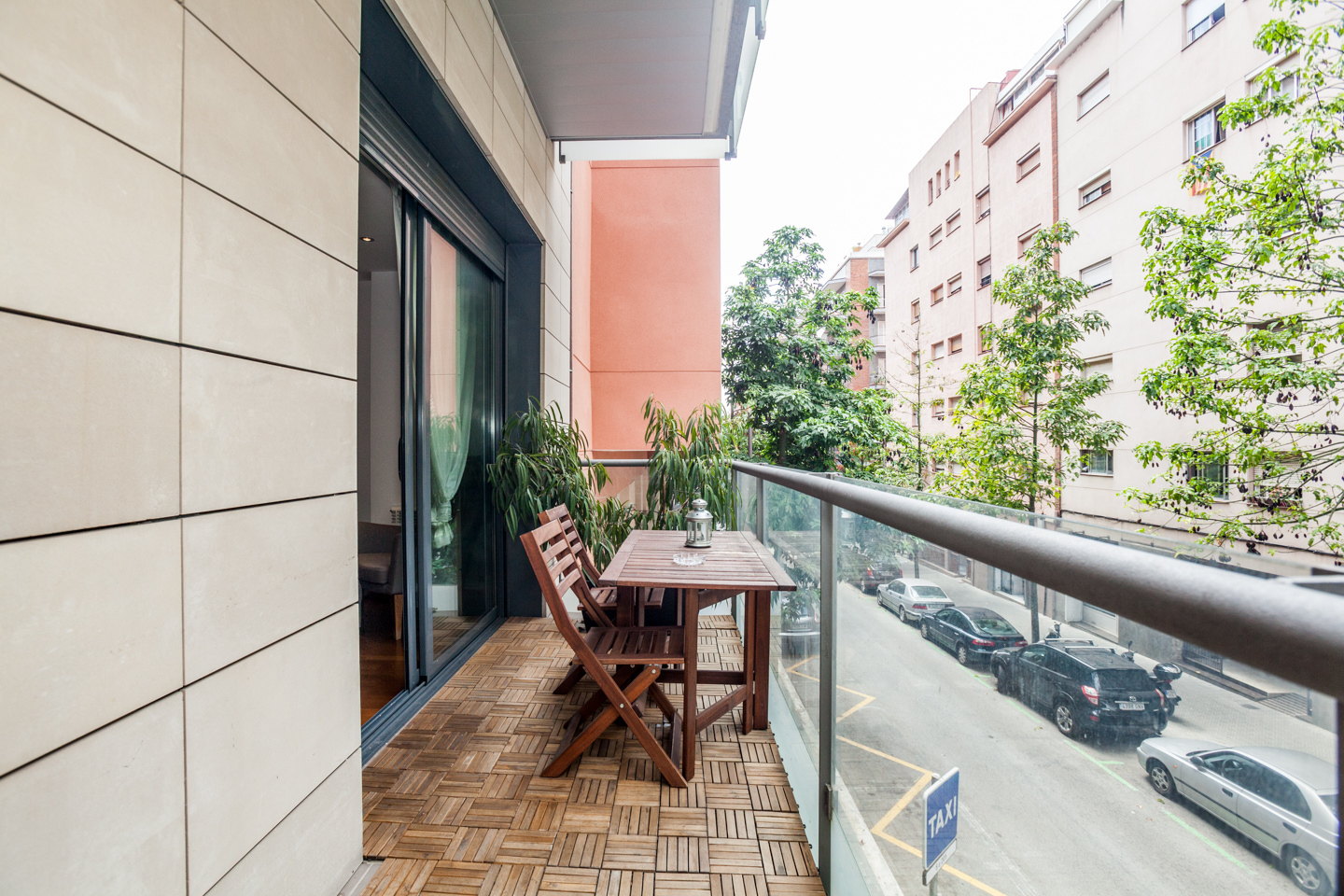 Трое апартаментов на продажу в престижном районе Барселоны